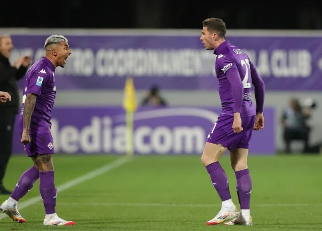 Fiorentina mở tỉ số sớm